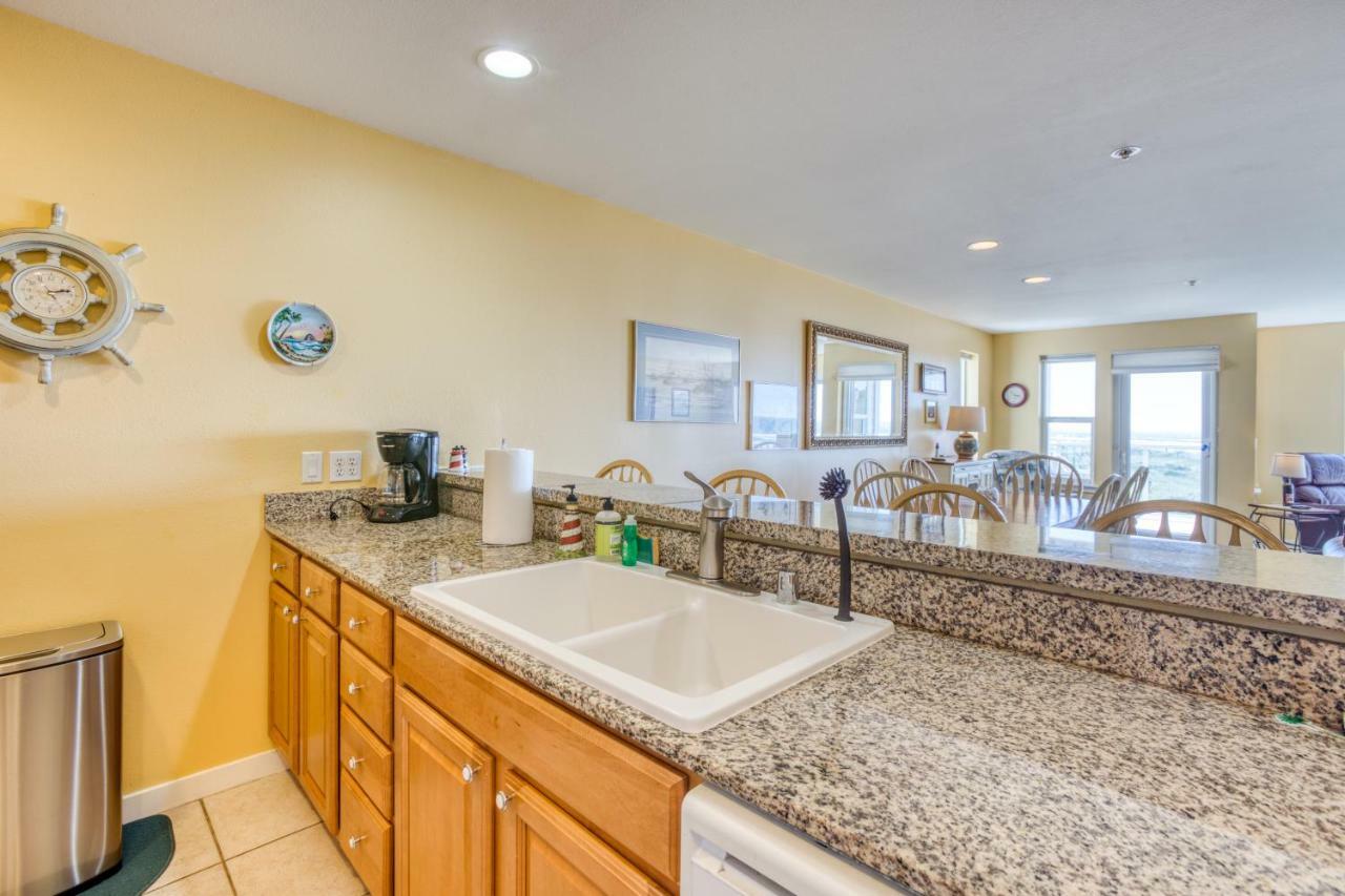 Beach Views Apartment Westport Luaran gambar