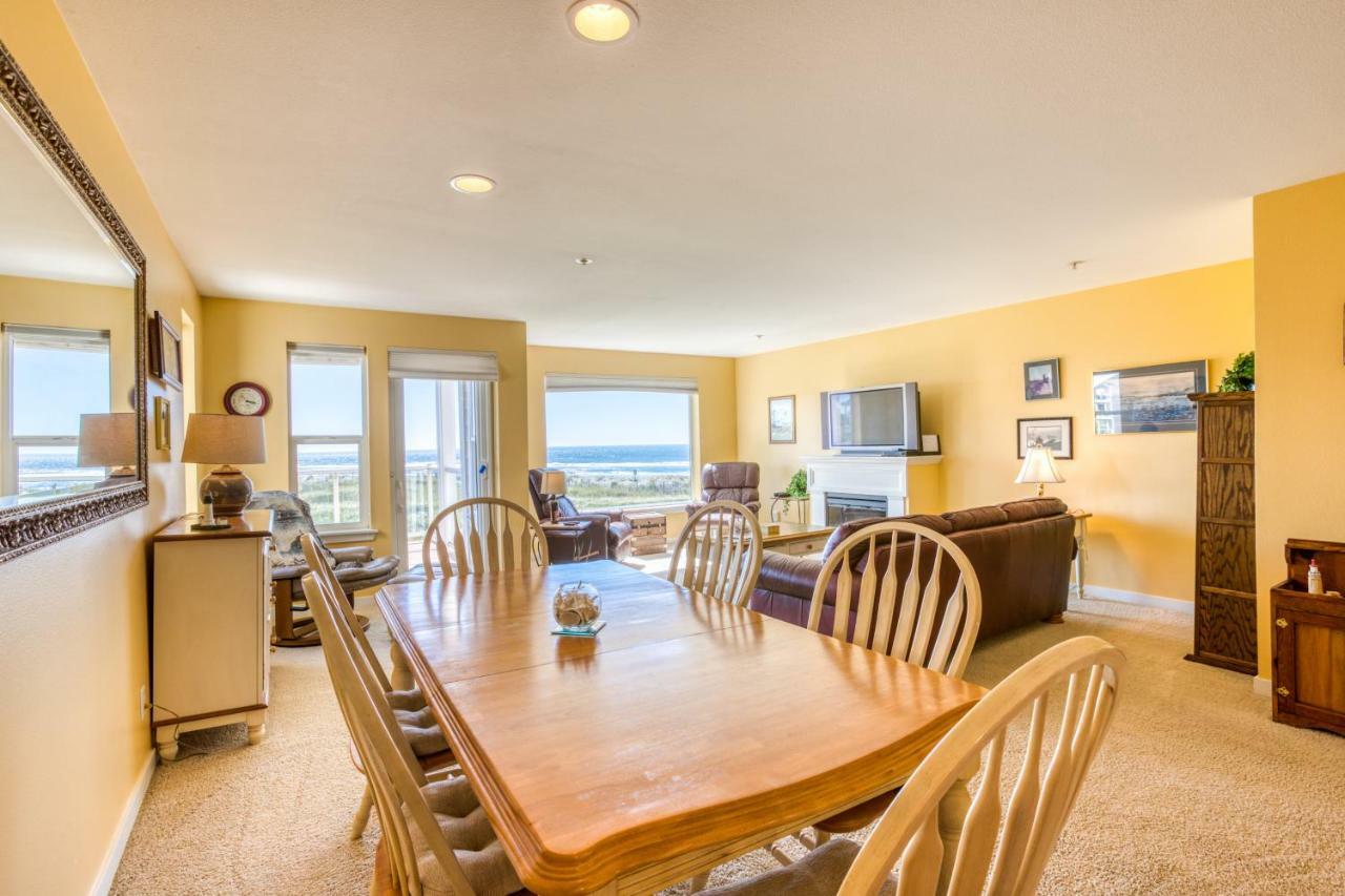 Beach Views Apartment Westport Luaran gambar